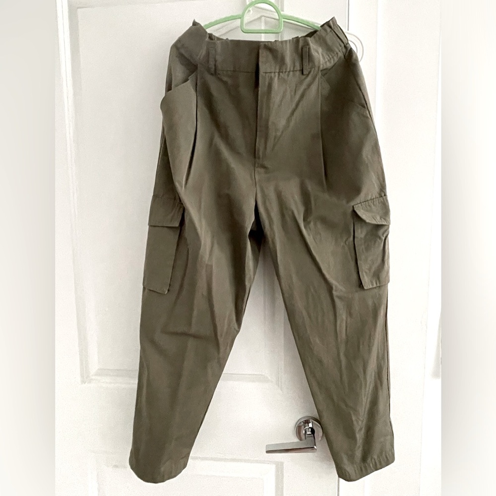 Light-green cargo pants